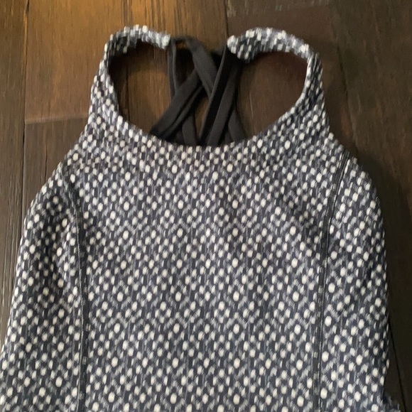 Lululemon Top with Built in Bra - size 2/4 - Picture 2 of 5
